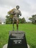 Titre original&nbsp;:    Description Terry Fox Statue unveiled at Mile 0 (Pacific Side). Very well done. Terry Fox statue in Beacon Hill Park, Victoria, British Columbia, Canada. Date 8 October 2005, 12:38 Source October 8, 2005 - Terry Fox Statue Uploaded by Skeezix1000 Author Logantech

