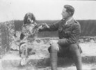 Titre original&nbsp;:  Lt.-Col. John McCrae and his dog Bonneau. 